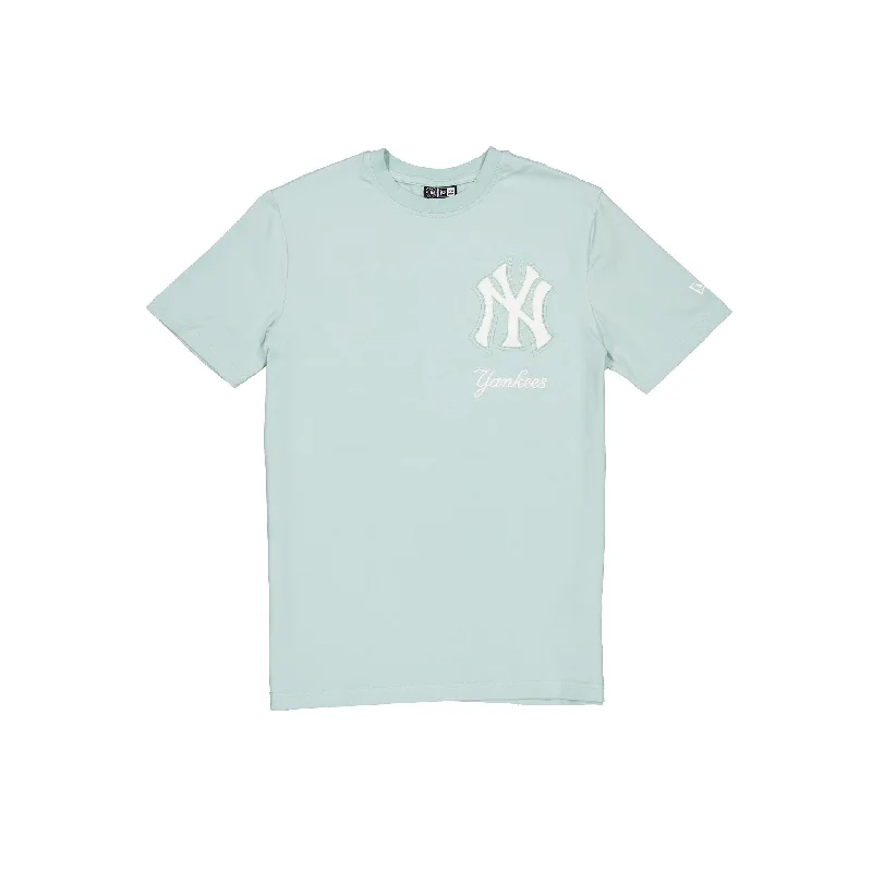 New York Yankees Minty Breeze Logo Select T-Shirt